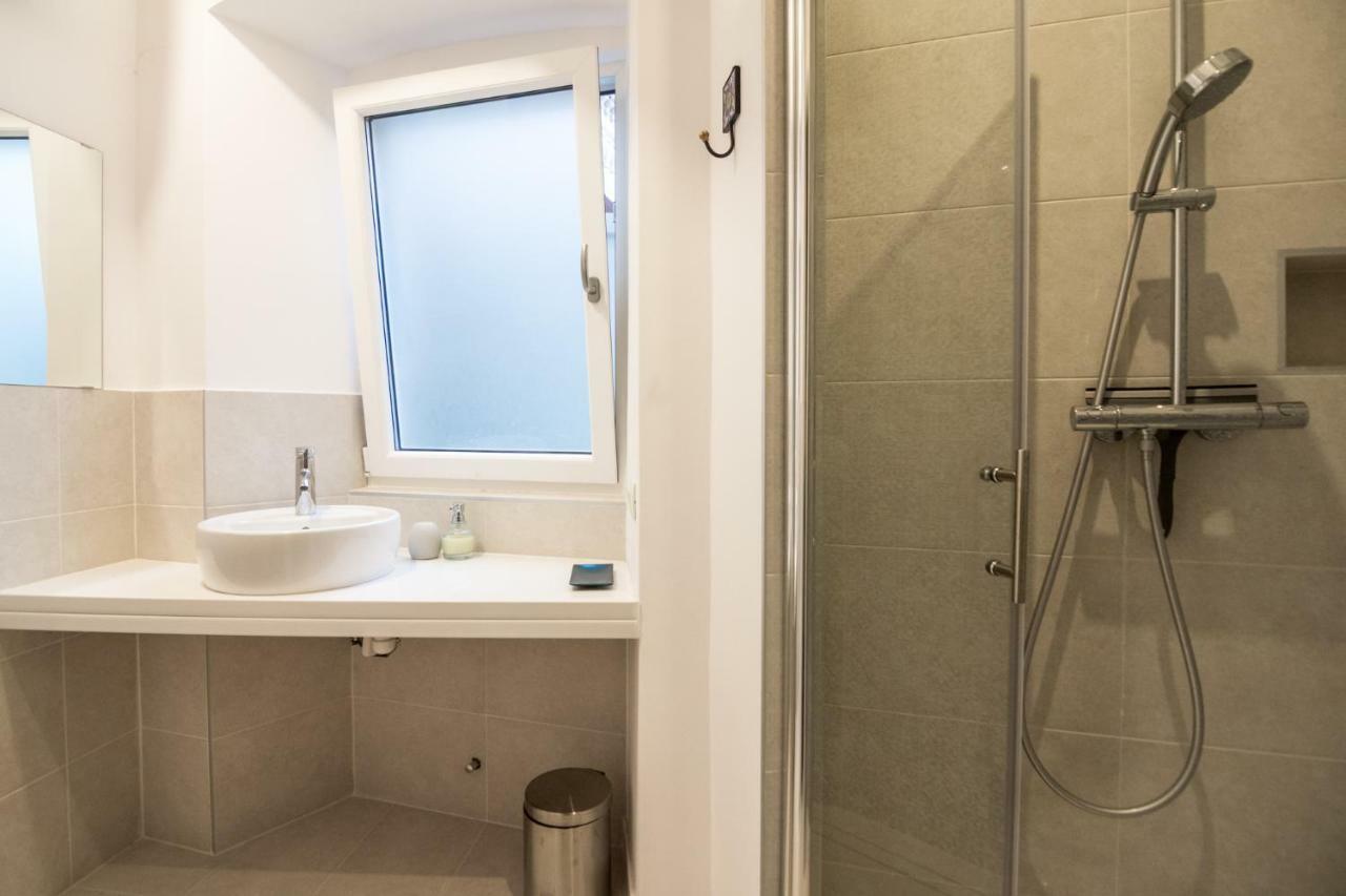 Studio Bluestone Rovinj Exteriör bild